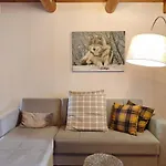 Hostdomus - Delle Nevi شقة