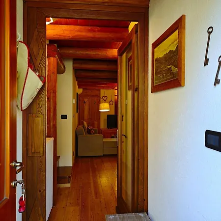 Hostdomus - Delle Nevi Apartmán Traverses