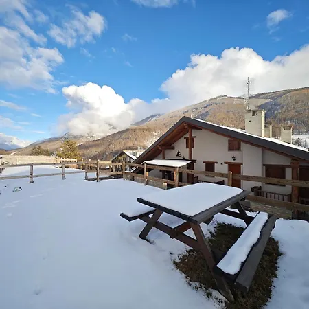 Hostdomus - Delle Nevi Apartmán Traverses