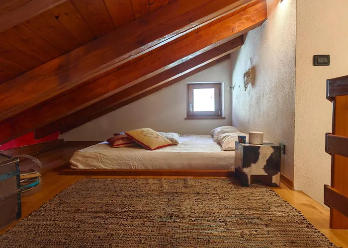Hostdomus - Delle Nevi Apartment Traverses